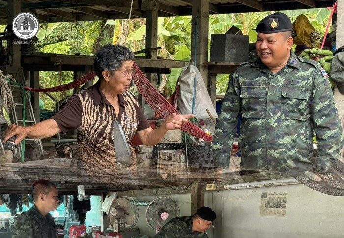 ฉก.พัน.ร.ที่ 2 ร่วมดูแลประชาชน เยี่ยมผู้ป่วยติดเตียง สร้างกำลังใจและพัฒนาคุณภาพชีวิตประชาชนในพื้นที่อำเภอยะรัง จังหวัดปัตตานี