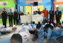 ด้วยหัวใจ น้องๆ ตาดีกา ขอส่งกำลังใจให้ทหารแนวหน้าปกป้องอธิปไตยของชาติไทย ณ โรงเรียนตาดีกาดารุลมุตากีน ตำบลลาโละ อำเภอรือเสาะ จังหวัดนราธิวาส