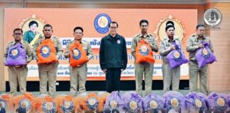 มูลนิธิอาสาเพื่อนพึ่ง (ภาฯ) ยามยาก สภากาชาดไทย มอบถุงยังชีพพระราชทาน 12,600 ถุง ช่วยผู้ประสบอุทกภัยในพื้นที่จังหวัดชายแดนภาคใต้