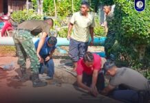 ฉก.พัน.ร.ที่ 1 ผนึกกำลังประชาชน ซ่อมแซมระบบท่อส่งน้ำประปาชุมชน ยกระดับคุณภาพชีวิต เสริมสร้างการอยู่ร่วมกันในสังคมพหุวัฒนธรรมอย่างเข้มแข็ง