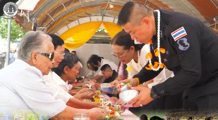 “สืบสานประเพณีงดงาม” หน่วยเฉพาะกิจกรมทหารพรานที่ 44 ร่วมสืบสานวัฒนธรรมอันดีงาม จัดกิจกรรมวันกตัญญู รดน้ำดำหัวผู้สูงอายุ ในพื้นที่ 4 อำเภอของจังหวัดปัตตานี