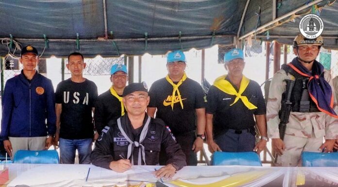 ฉก.ทพ.42 ลงพื้นที่ตรวจเยี่ยมจุดบริการประชาชนช่วงเทศกาลสงกรานต์ เน้นย้ำมาตรการความปลอดภัยเชิงรุก พร้อมมอบสิ่งของบำรุงขวัญแก่เจ้าหน้าที่ประจำจุดตรวจจันทรักษ์ และป้อมยุทธศาสตร์ปาลัส