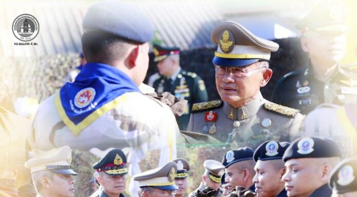 “สายพระทัย ห่วงใยราษฎร์” องคมนตรีลงพื้นที่ชายแดนใต้ เชิญสิ่งของพระราชทาน เยี่ยมขวัญกำลังใจเจ้าหน้าที่-ประชาชน อย่างใกล้ชิด