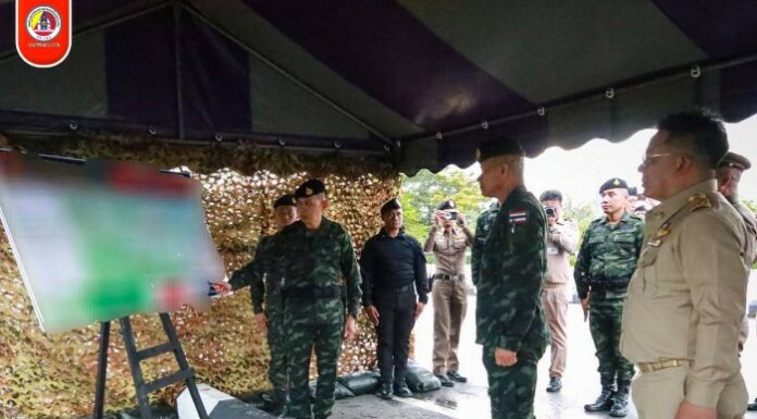 แม่ทัพภาคที่ 4 ลงพื้นที่ด่านศุลกากรบูเกะตา ตรวจเยี่ยมการปฏิบัติงาน ย้ำบูรณาการเข้มงวดสกัดสิ่งผิดกฎหมาย ควบคู่การอำนวยความสะดวกการค้าชายแดน
