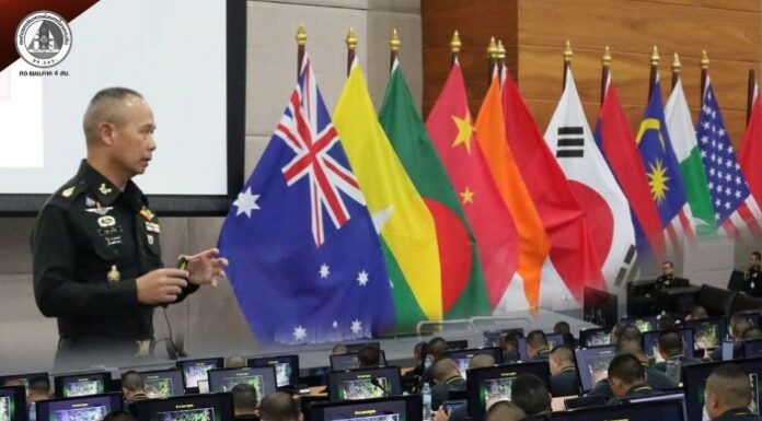 รองแม่ทัพภาคที่ 4 ถ่ายทอดประสบการณ์ตรงแก่นายทหารนักเรียน โรงเรียนเสนาธิการทหารบก ชุดที่ 104 เน้นย้ำกลไกบูรณาการ Integration Working Group และยุทธศาสตร์พระราชทาน “เข้าใจ เข้าถึง พัฒนา” คือกุญแจสำคัญสู่สันติสุขที่ยั่งยืนในจังหวัดชายแดนภาคใต้