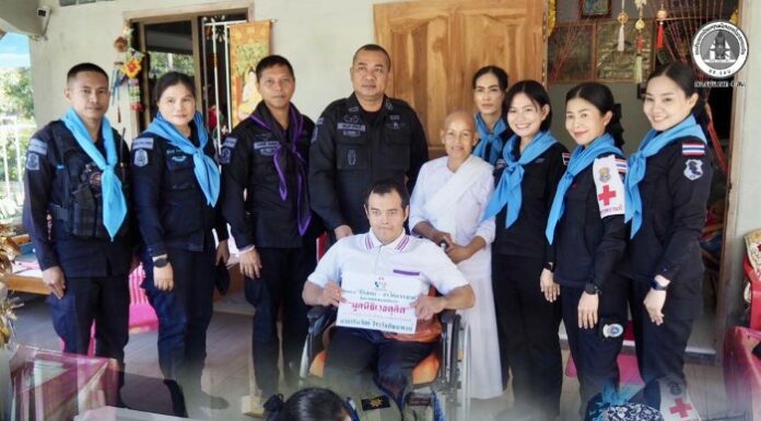 ทหารพราน 44 ส่งต่อความห่วงใย มอบรถเข็นวีลแชร์–ยาสามัญ เติมกำลังใจให้ผู้พิการในปัตตานี