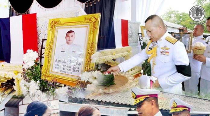 แม่ทัพภาคที่ 4 เป็นประธานพระราชทานเพลิงศพ “สิบเอก อดิศร คำบุญช่วย” วีรบุรุษทหารพรานชายแดนใต้ ที่จังหวัดขอนแก่น ท่ามกลางความอาลัยของครอบครัวและประชาชน