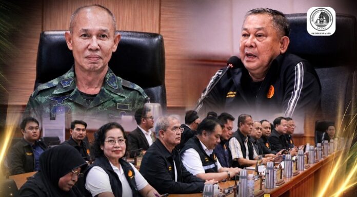 “ผนึกกำลังร่วมแก้ปัญหา จชต.” รองแม่ทัพภาคที่ 4 พร้อมคณะฯ ต้อนรับคณะกรรมการขับเคลื่อนโครงการสมาชิกวุฒิสภาพบประชาชน กลุ่มภาคใต้ (ตอนล่าง) หารือเดินหน้าแก้ไขปัญหาความมั่นคง ควบคู่การพัฒนาทุกมิติ