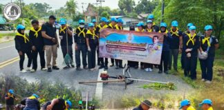ฉก.ทพ. 42 รวมพลังจิตอาสา พัฒนาภูมิทัศน์ถนนสายหลักในพื้นที่หมู่ที่ 3 ต.บ้านนอก อ.ปะนาเระ จ.ปัตตานี ถวายความจงรักภักดีและสร้างสันติสุขในพื้นที่